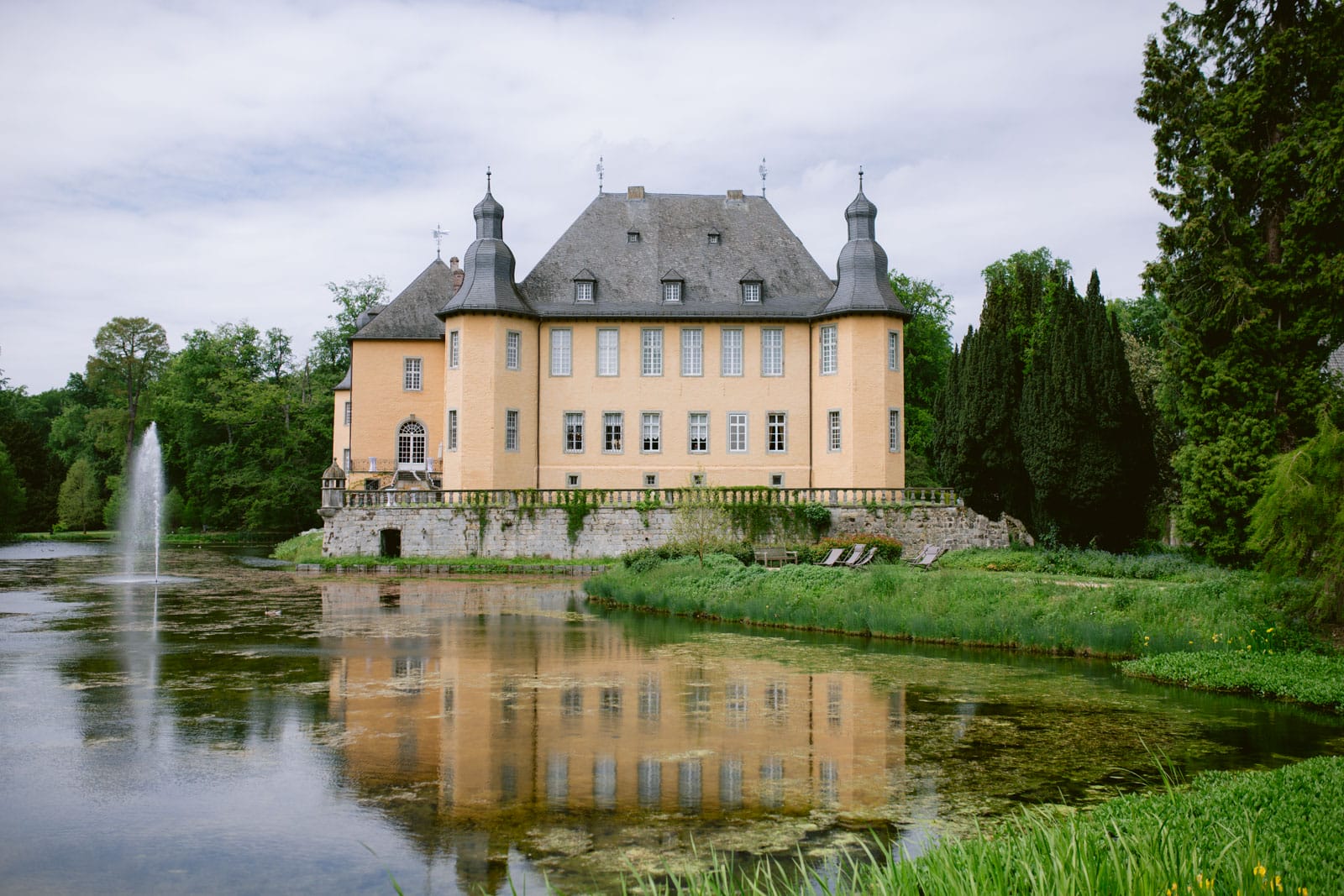 Schloss Dyck mit seinen Gärten – perfekte Hochzeitslocation in NRW